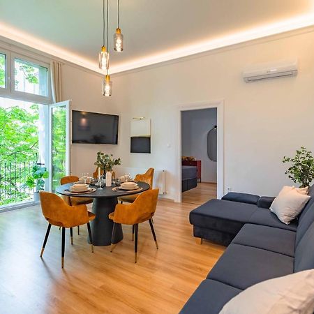 Modern Apartment French Balkony Budapeste Exterior foto