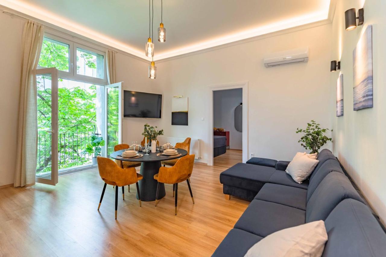 Modern Apartment French Balkony Budapeste Exterior foto
