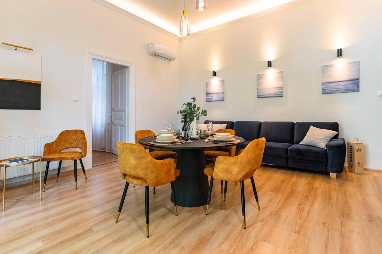 Modern Apartment French Balkony Budapeste Exterior foto