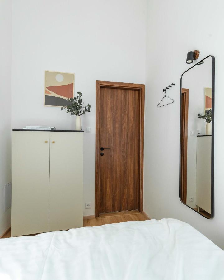 Modern Apartment French Balkony Budapeste Exterior foto